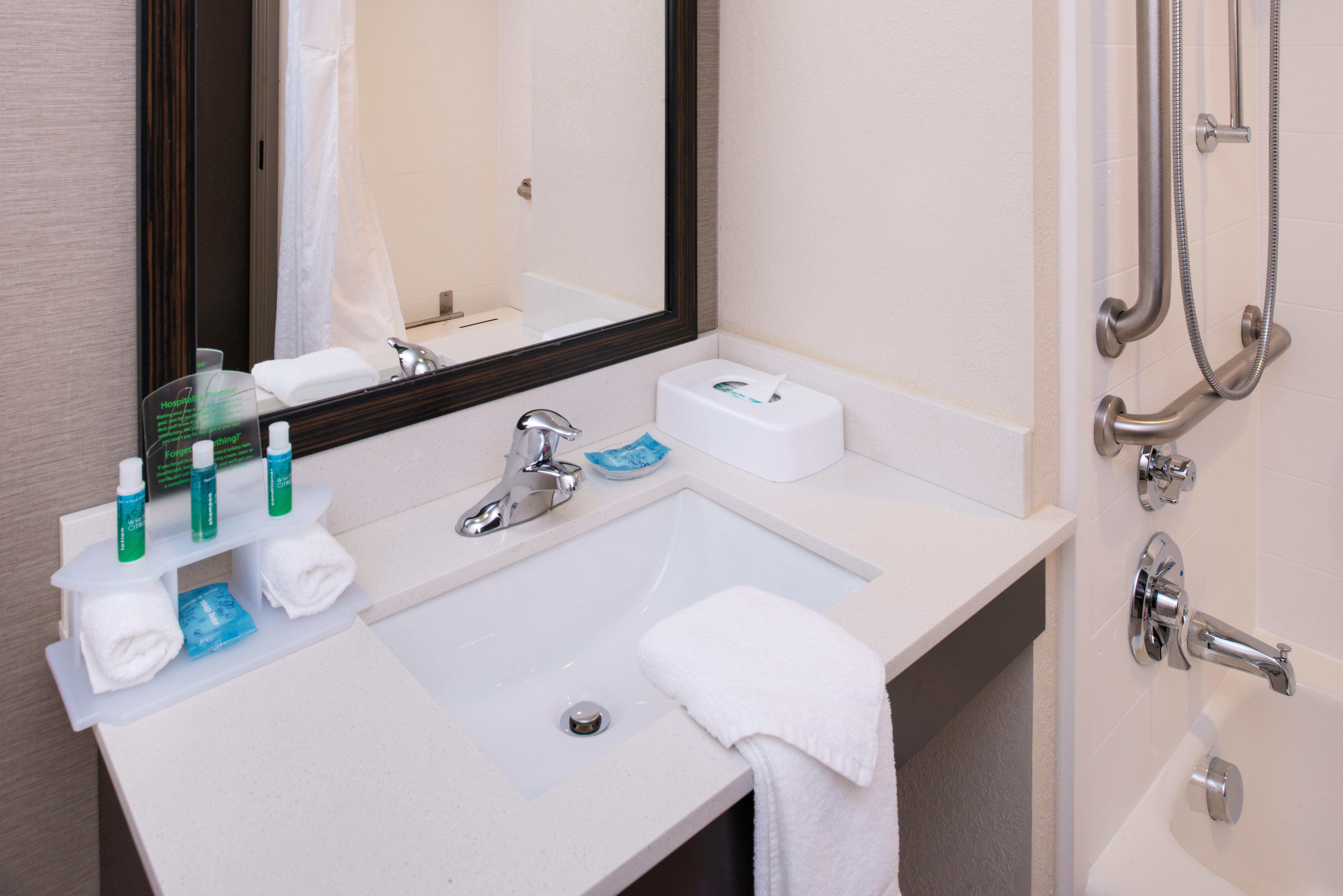 Holiday Inn Express & Suites Monroe By Ihg Bagian luar foto