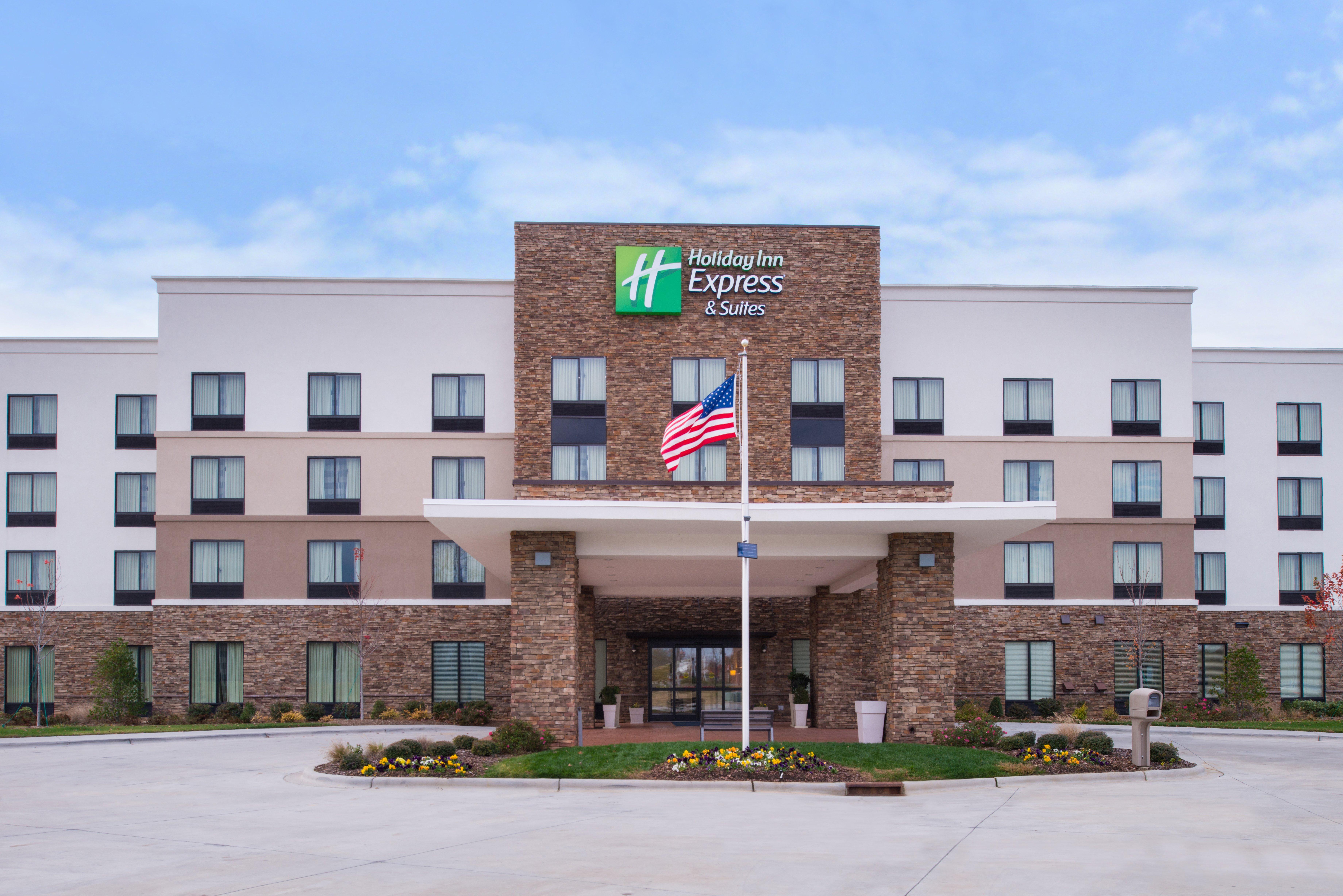 Holiday Inn Express & Suites Monroe By Ihg Bagian luar foto
