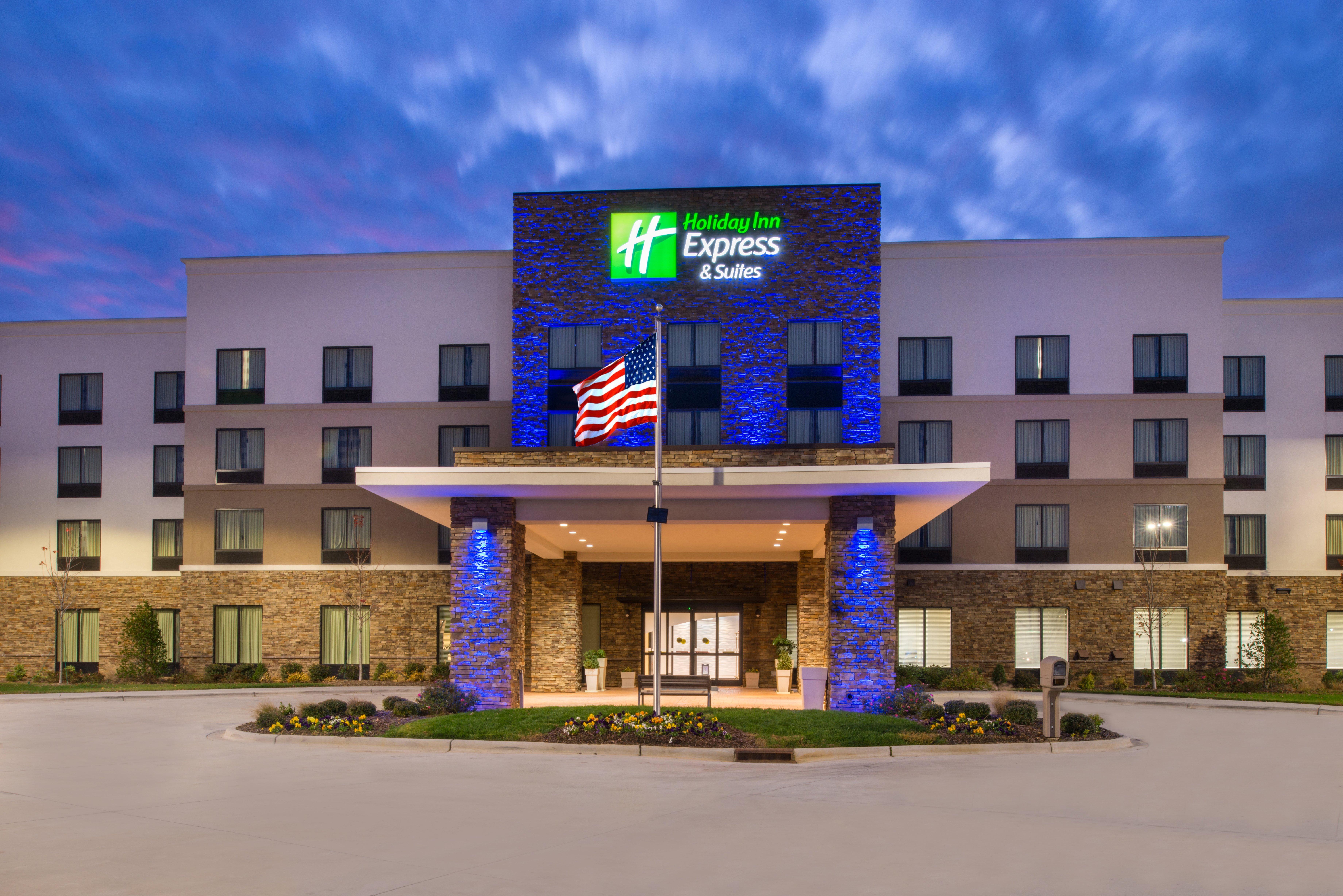 Holiday Inn Express & Suites Monroe By Ihg Bagian luar foto