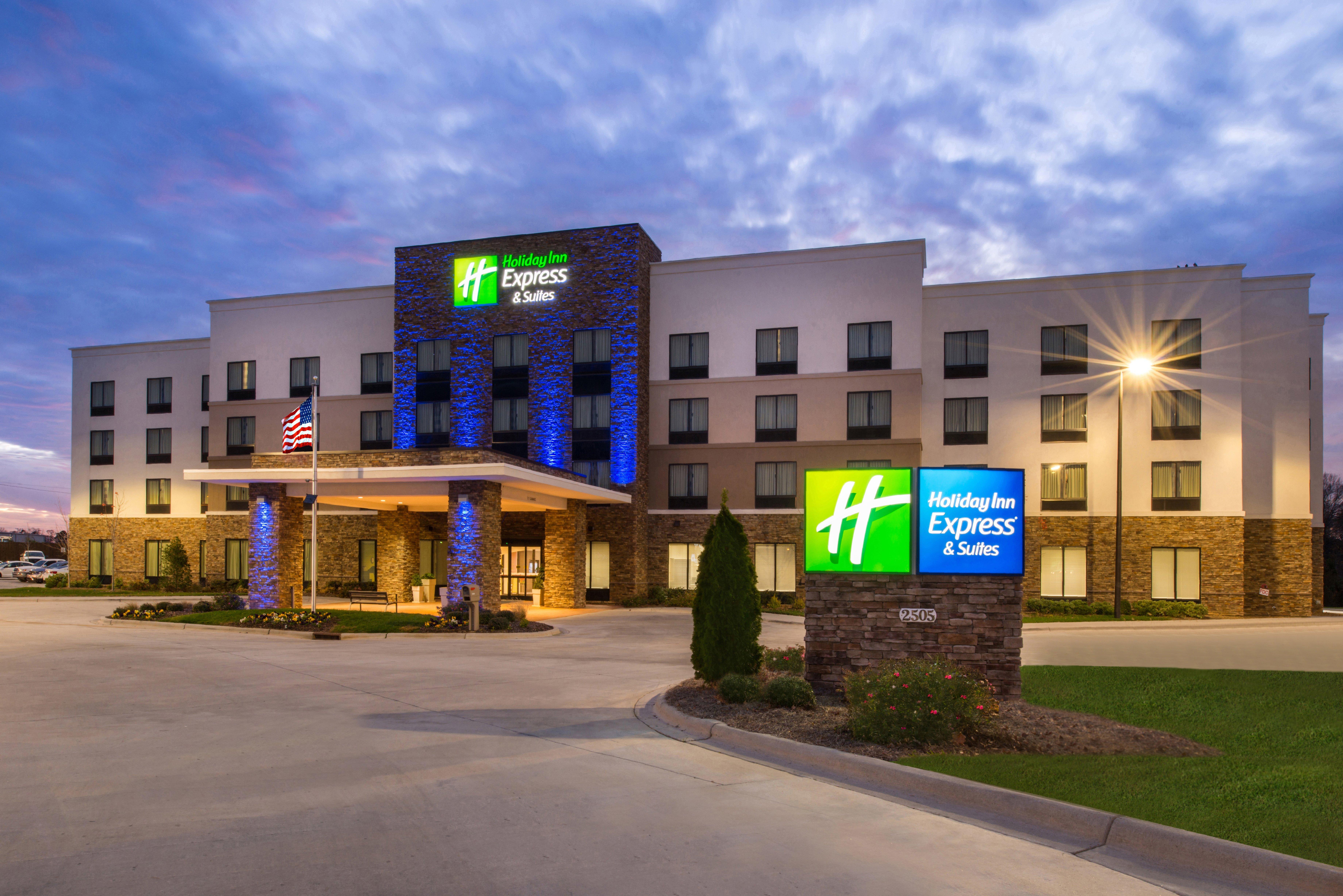 Holiday Inn Express & Suites Monroe By Ihg Bagian luar foto